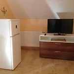 Attila Apartmanhaz 招待所 3*
