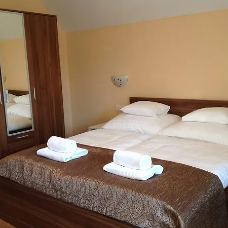 Attila Apartmanház Vendégház Hévíz