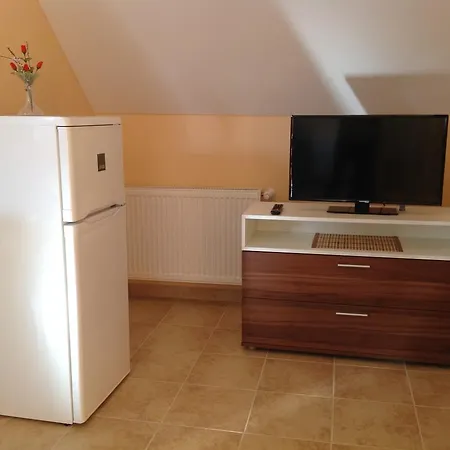 Attila Apartmanház Vendégház 2*