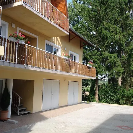 Attila Apartmanház