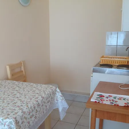 Attila Apartmanház 2*