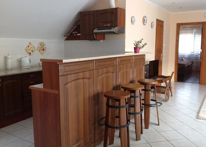 בית הארחה Attila Apartmanhaz 3*