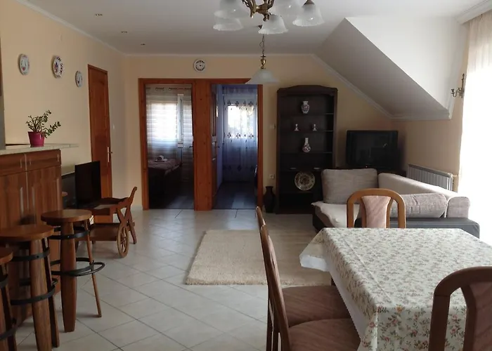 Attila Apartmanhaz ゲストハウス