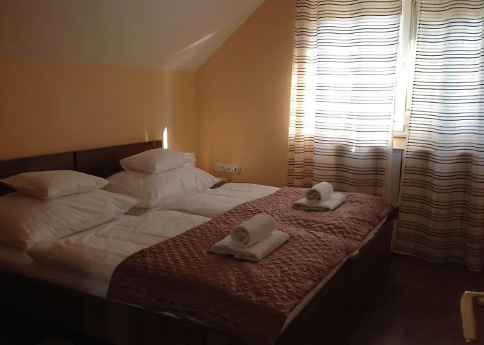 בית הארחה Attila Apartmanhaz