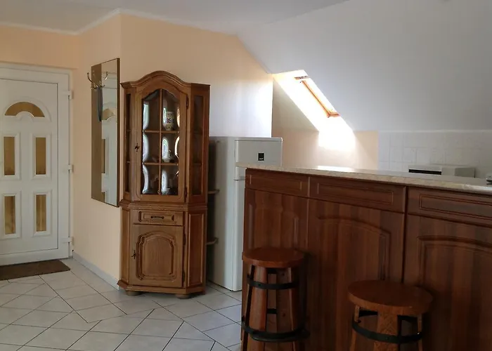 ゲストハウス Attila Apartmanhaz ヘーヴィーズ