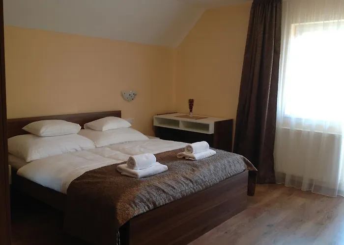 ゲストハウス Attila Apartmanhaz 3*