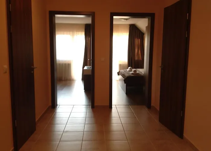 Attila Apartmanhaz בית הארחה