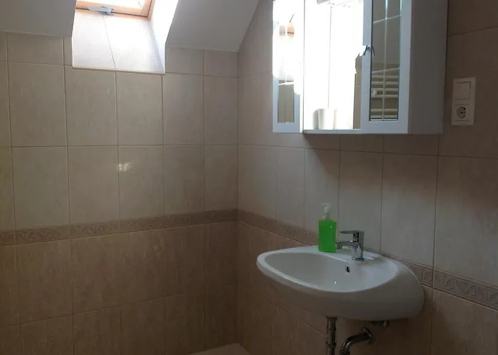 בית הארחה Attila Apartmanhaz 3*