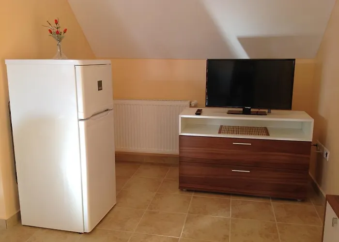 Attila Apartmanhaz ゲストハウス 3*