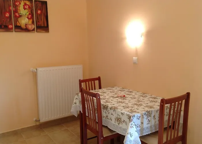 ゲストハウス Attila Apartmanhaz 3*