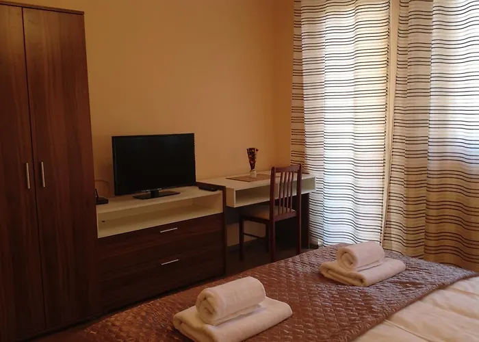 ゲストハウス Attila Apartmanhaz ヘーヴィーズ