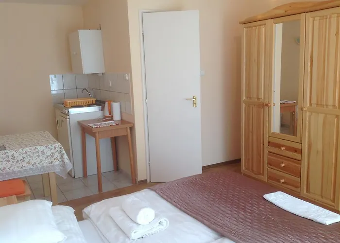 Attila Apartmanhaz ゲストハウス